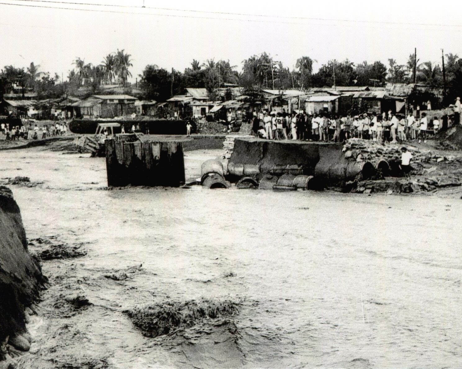 Lahar flow at Hensonville, Angeles City, 1994 Lahar flow at Hensonville, Angeles City, 1994